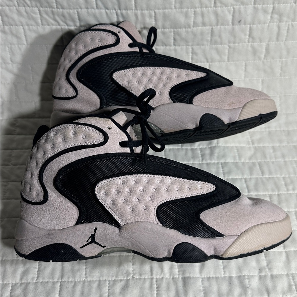 Nike Air Jordan OG "Barely Rose" sneakers - Picture 2 of 8